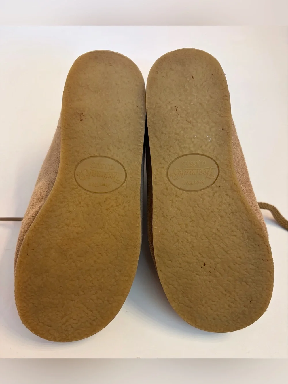 Footmates Wally 9104 in Dirty Buck Suede, Little Kid’s 9.5. Leather Moc Lace Up.